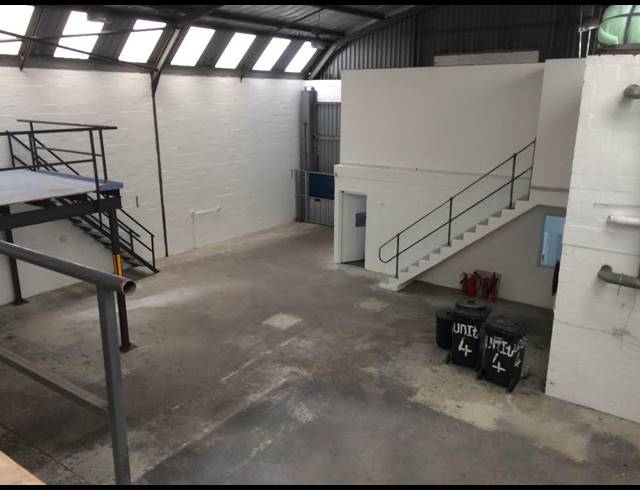 380M² FACTORY TO LET IN PAARDEN EILAND